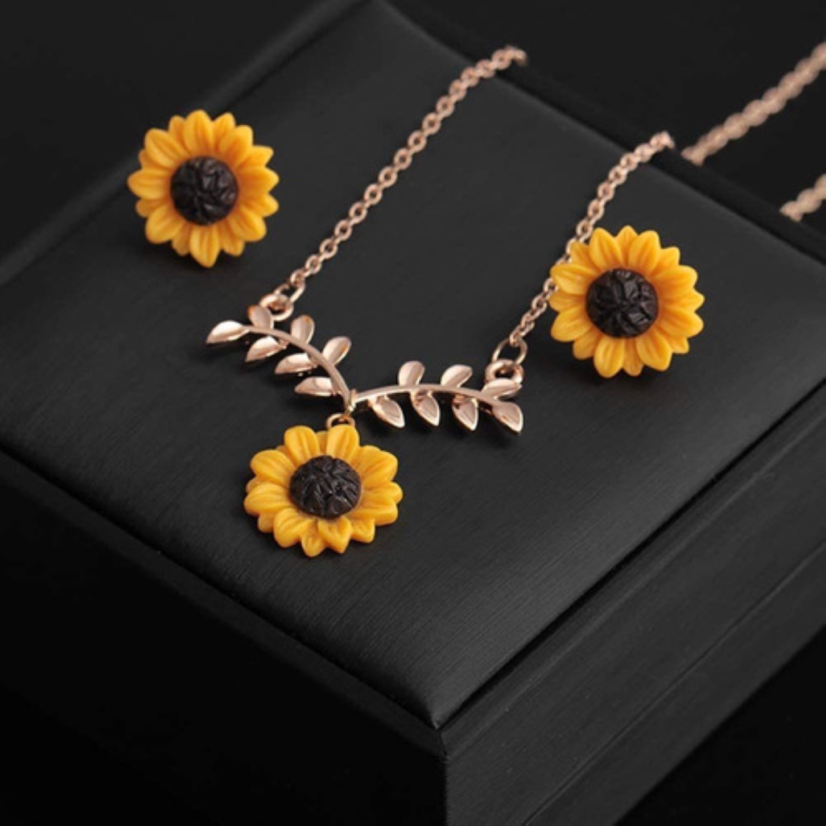 Kit De Collar Arete Aro Brazalete Tipo Girasol Oro Rosado