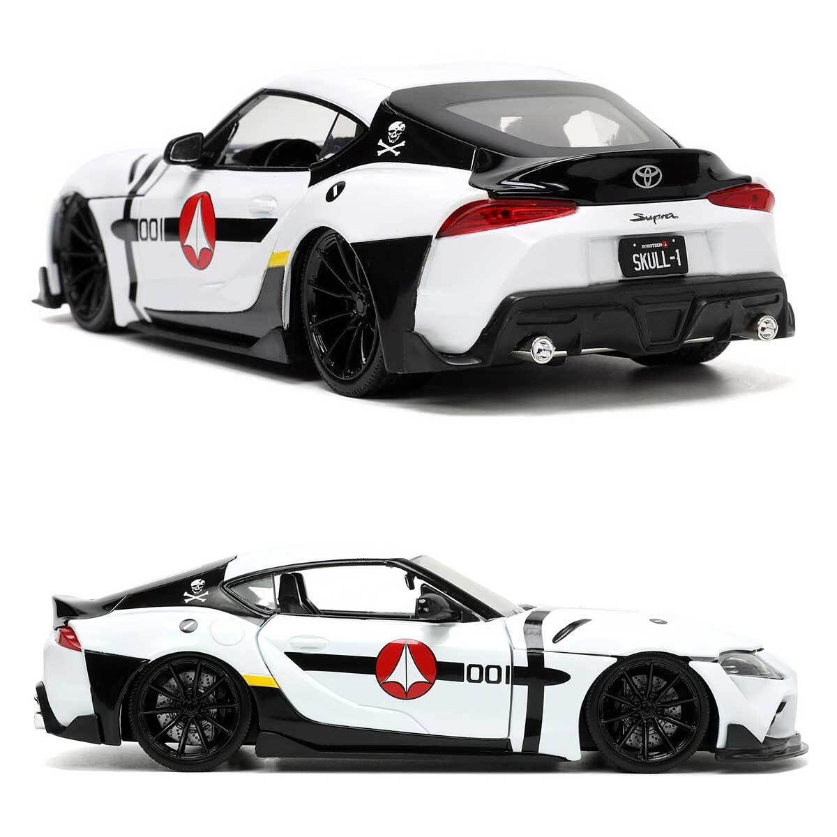 2020 Toyota Supra con Figura Roy Focker Robotech ANIMATION Hollywood Rides Jada Toys Escala 1:24 