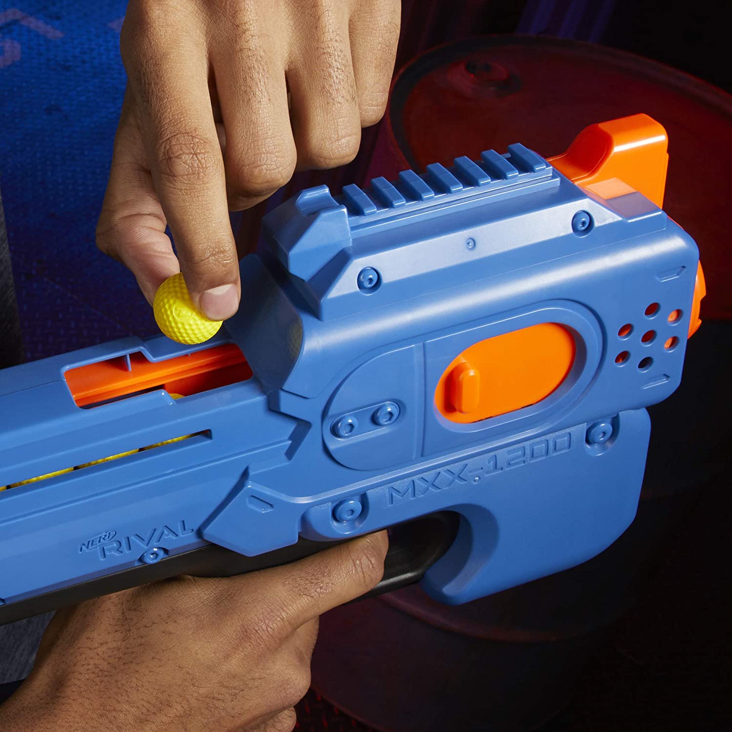 Nerf Rival Charger MXX-1200 Lanzador motorizado