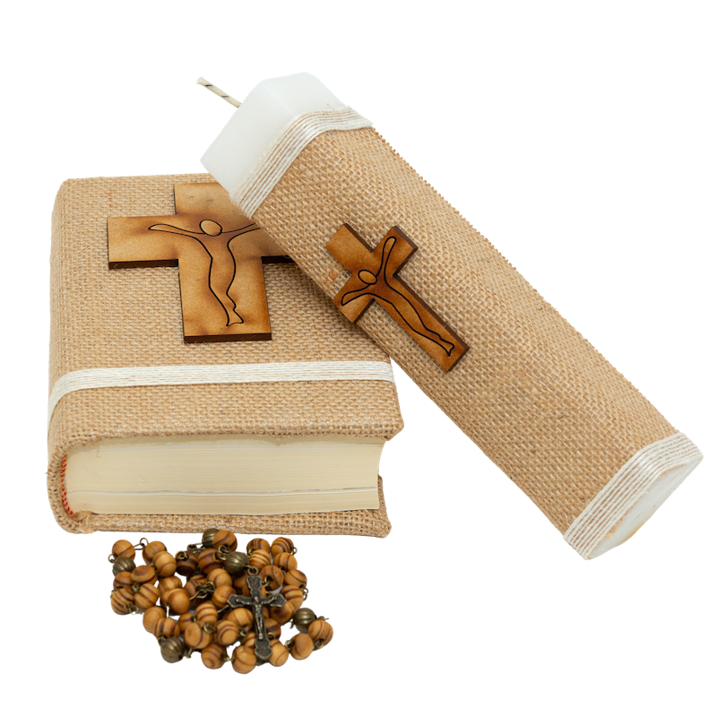 Casa Gala, Kit Set Primera Comunión para niño o niña, con estuche MDF, Vela cuadrada, Rosario, Biblia, cirio, Color capuchino