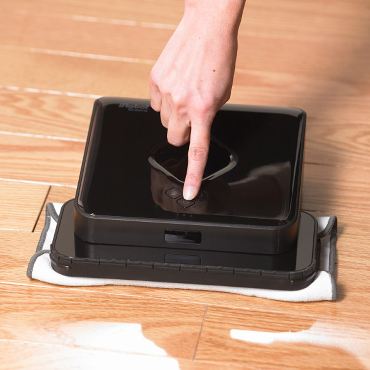  Paquete Robot Aspiradora iRobot Roomba  e517 & Robot Trapeador Braava 380T