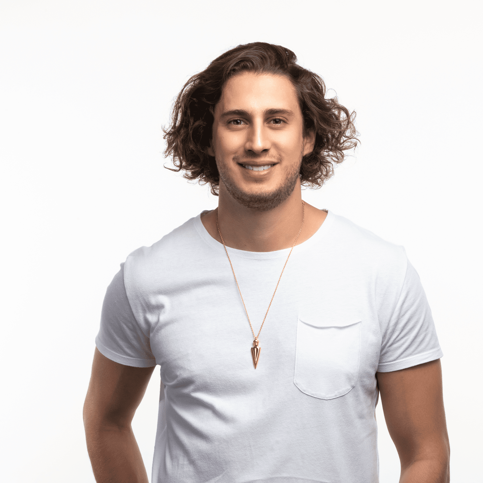 LUCKMAN Collar Hombre de Flecha , Cadena con Dije, Acero Inoxidable con Baño de Oro 18k - Modelo Lance