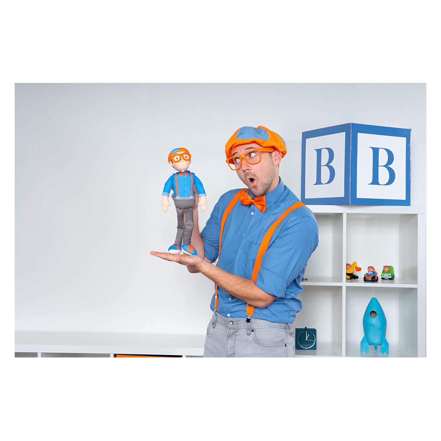 Muñeco Personaje Blippi de 40 Cm Alto, Sonidos y Frases en Idioma Inglés