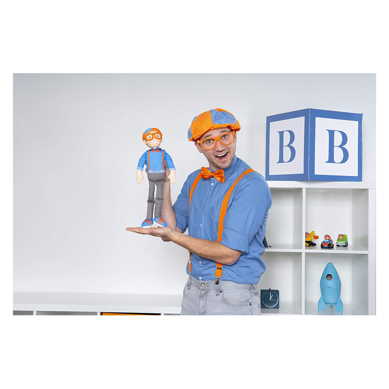 Muñeco Personaje Blippi de 40 Cm Alto, Sonidos y Frases en Idioma Inglés