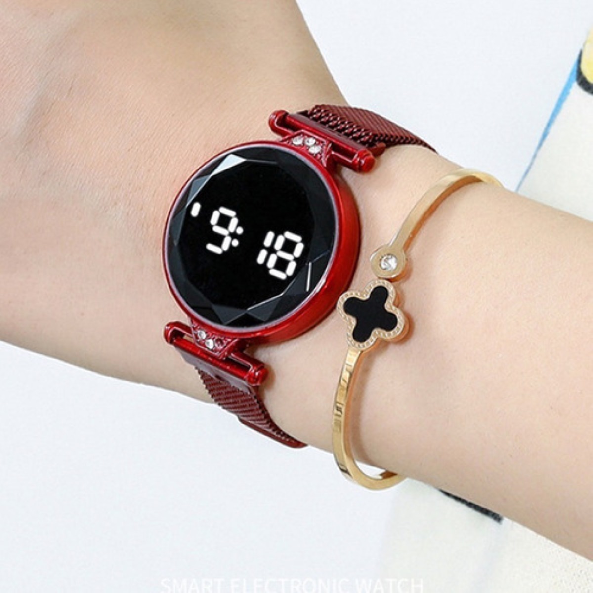 Reloj De Mano Casual Brazalete Rojo 