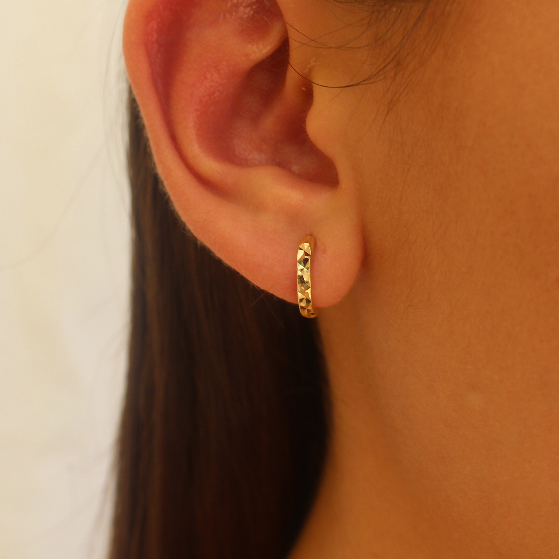 Aretes Oro Italiano 14k Facetados Huggies