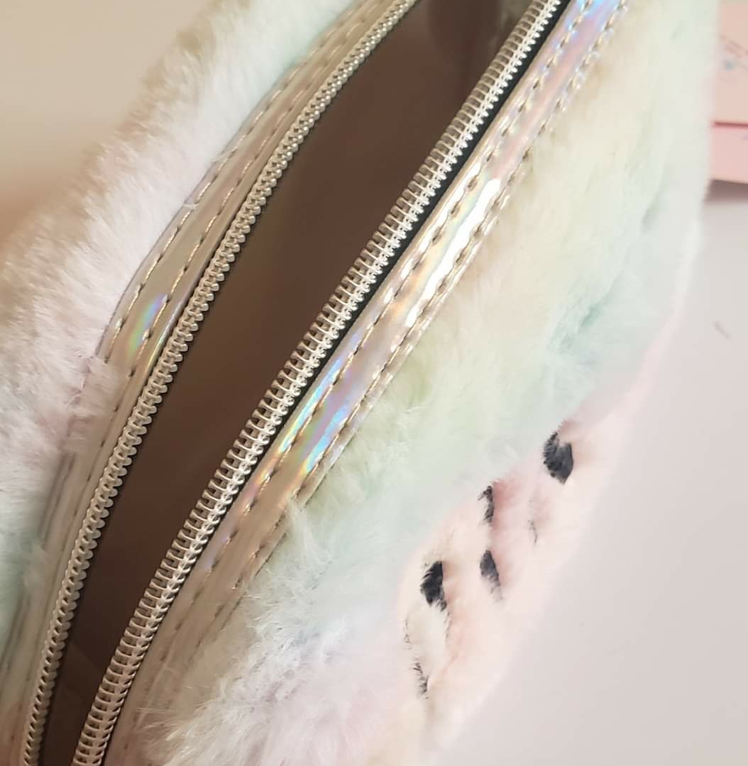 Cosmetiquera de peluche con letras Pink, espaciosa, con cierre, tela suave