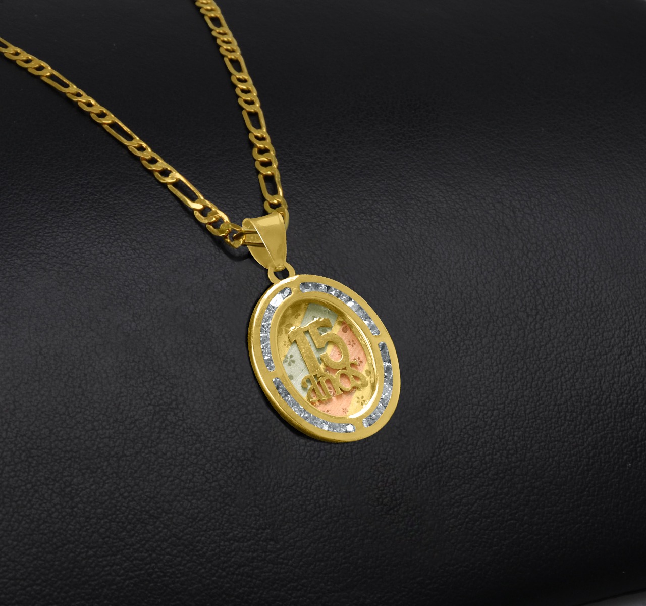 Fino Dije 15 Años Flores Oval Oro 10k | Amor + Cadena 