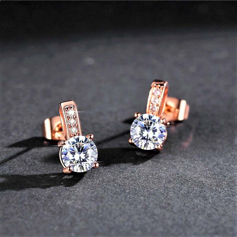 Set Destellos ADELSTEN con Cadena, Dije y Aretes en Chapa de Oro Rosa y SWAROVSKI ELEMENTS INCLUYE DE REGALO ARETES DIAMOND Y CAJA PARA REGALO