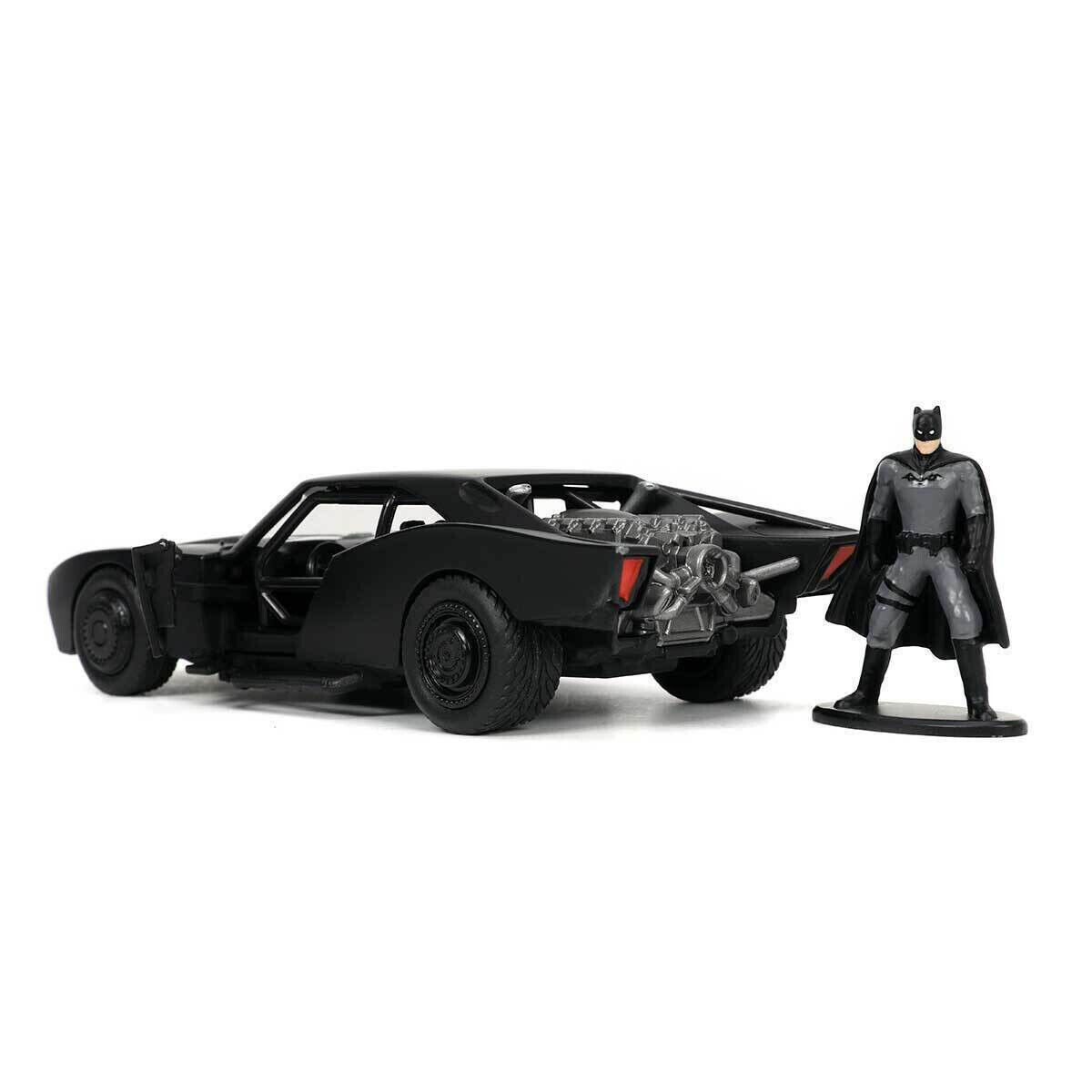 Batimovil 2022 con Figura Batman Pattinson DC Comics Jada Toys Escala 1:32