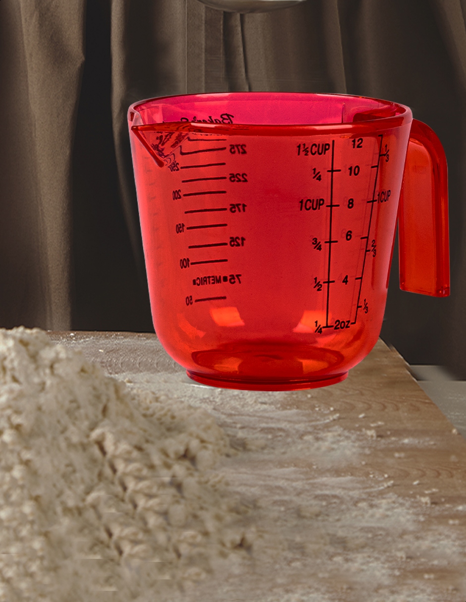 Taza medidora color rojo Kennedy, capacidad de 300 mililitros