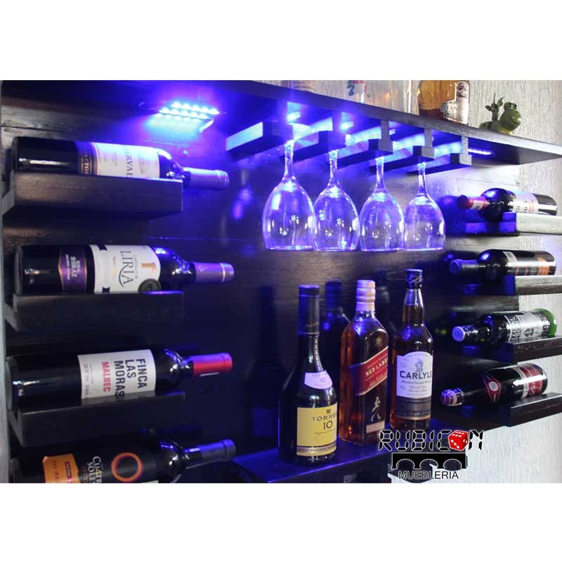 Cava 100% en madera sólida de pino, especialmente diseñada para lucir en tu espacio con un toque de elegancia, estilo y diseño único.