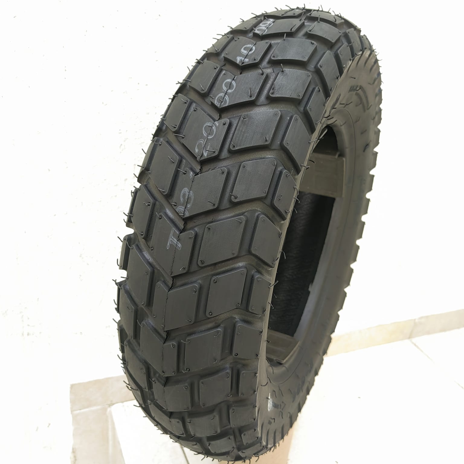 Llanta 130/90-10 Tl Scooter Dp