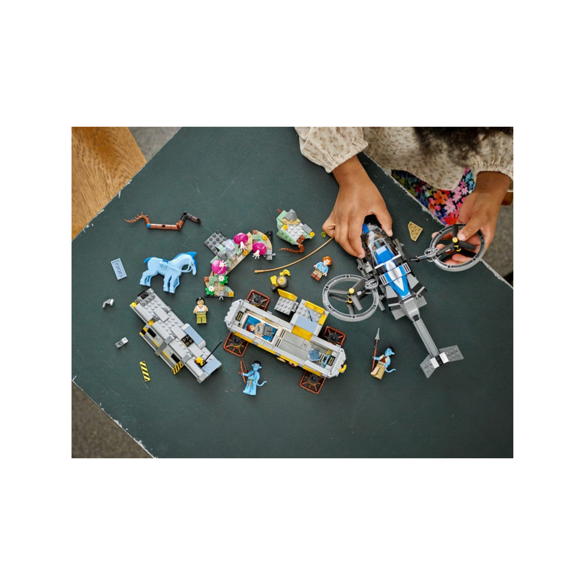 Lego 75573 Montañas Flotantes: Sector 26 y Samson de la RDA