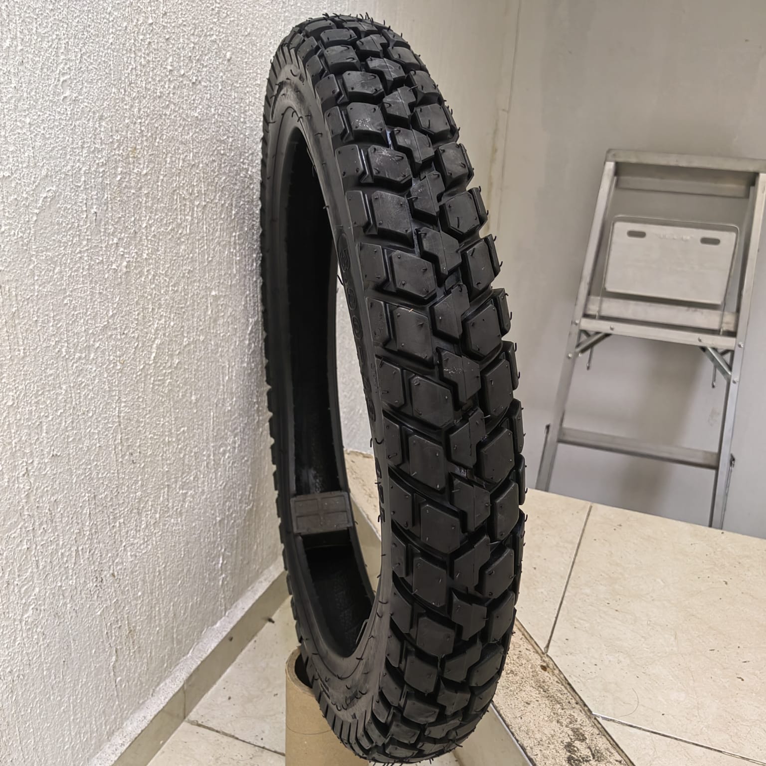 Llanta 3.00-18 6pr Doble Proposito (uso Sin Camara)