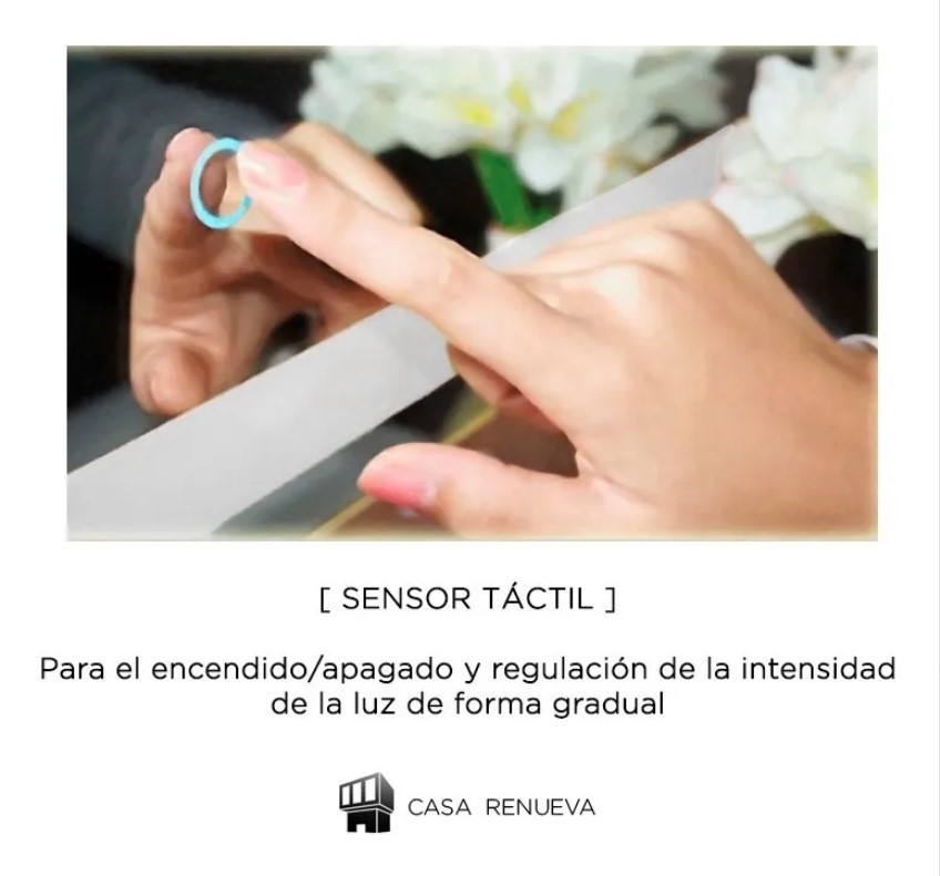 Espejo con decoración en el margen de iluminación led touch, moderno, elegante ideal para baño Casa Renueva, Nairobi Touch