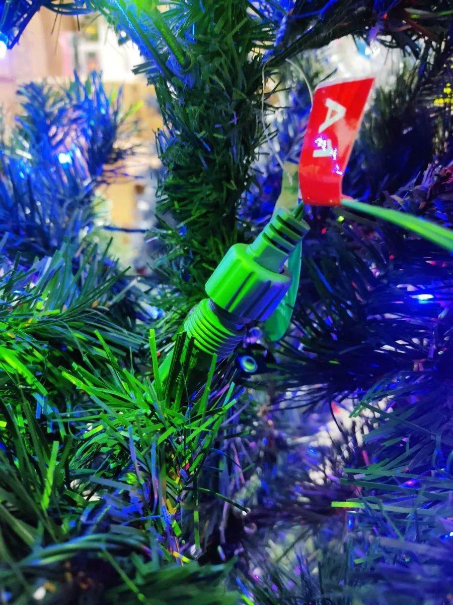 Árbol De Navidad Douglas Preiluminado LED Multicolor  de 2.13mtrs 