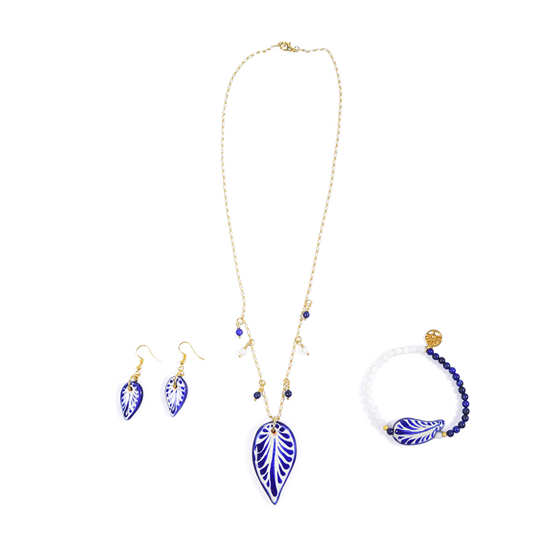 Juego de collar, pulsera y aretes hoja de talavera