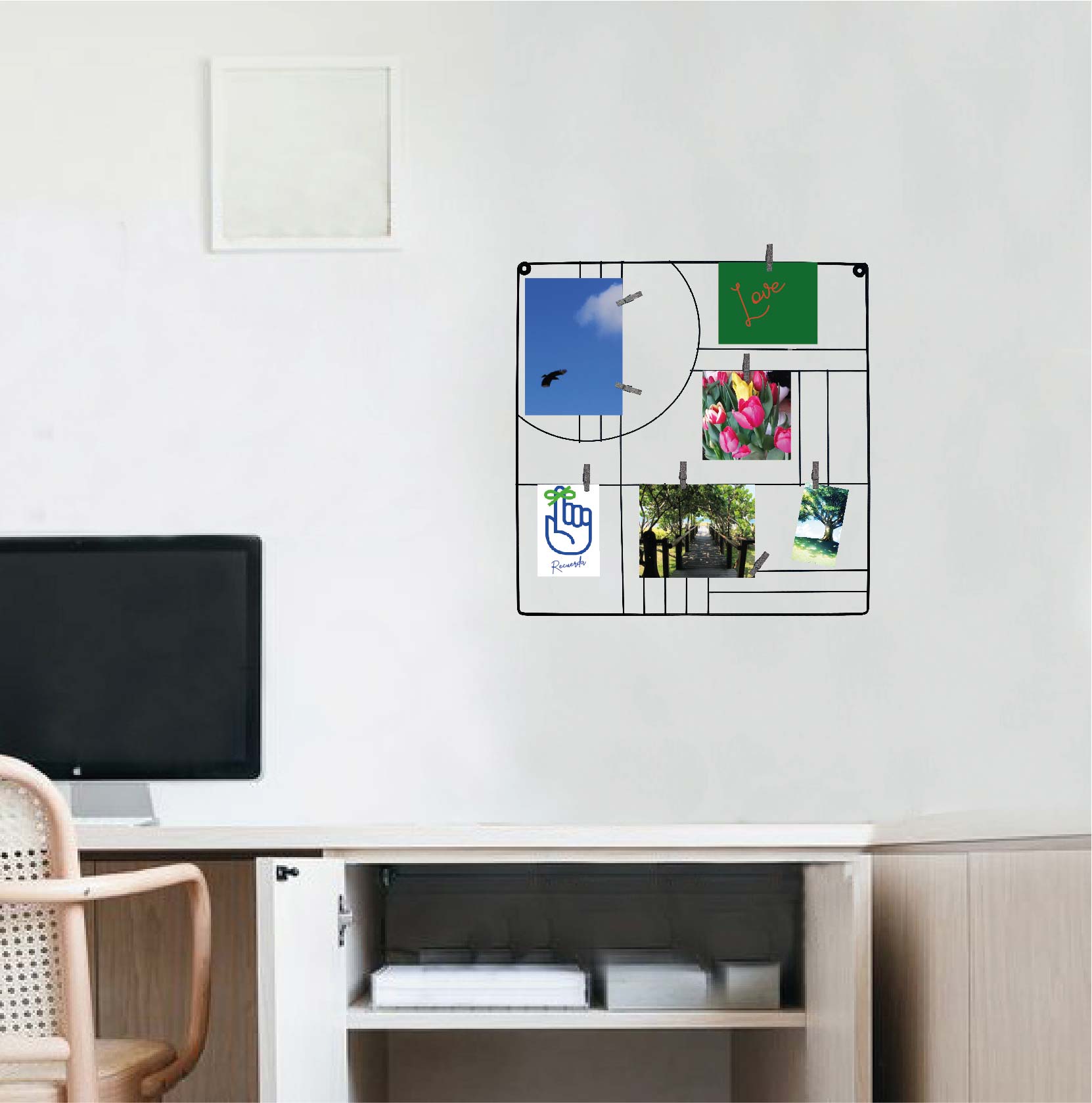 Rack metálico para fotos y recordatorios.