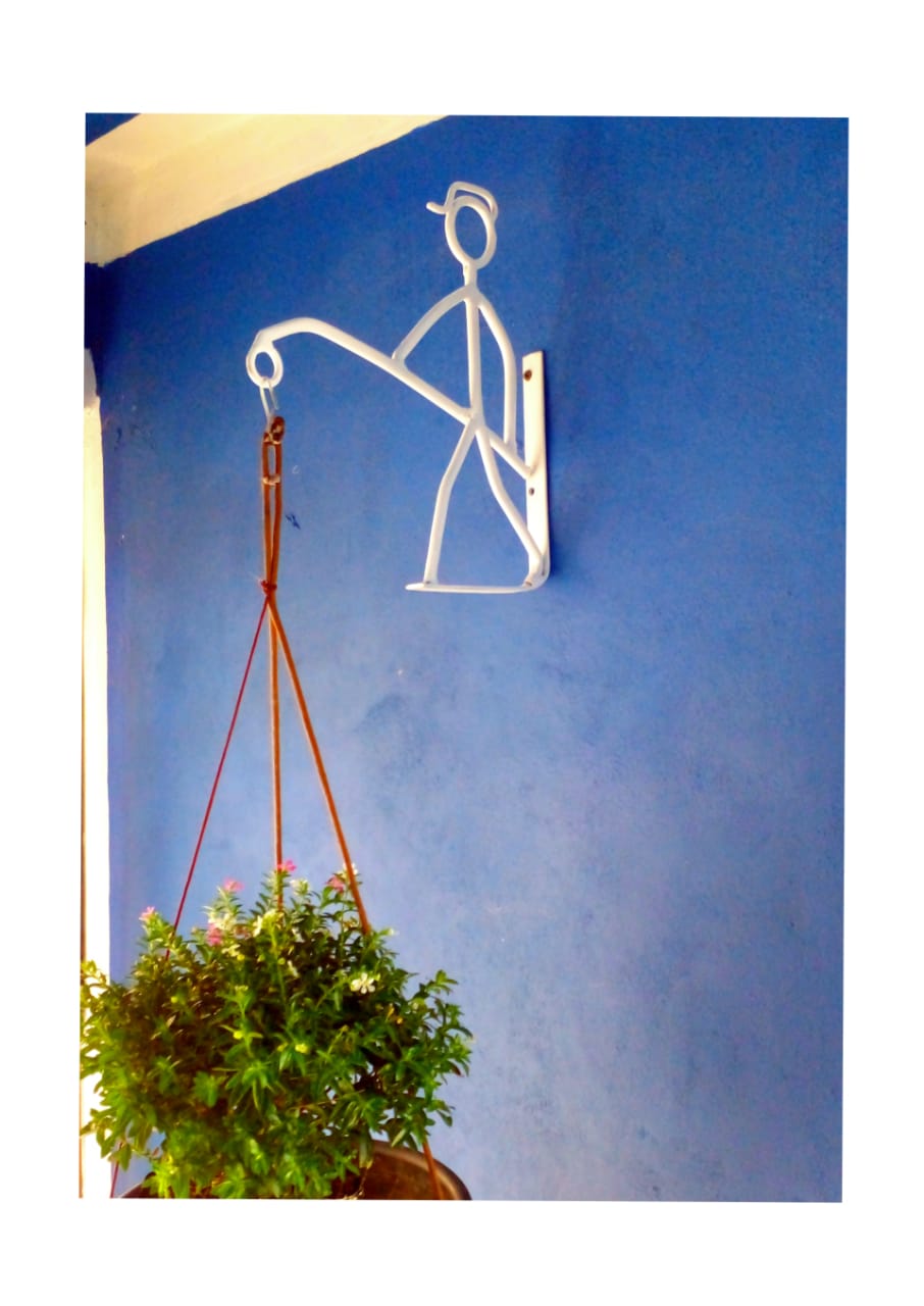 Mensula Para Maceta Colgante Figura Pescador  Con Gorra