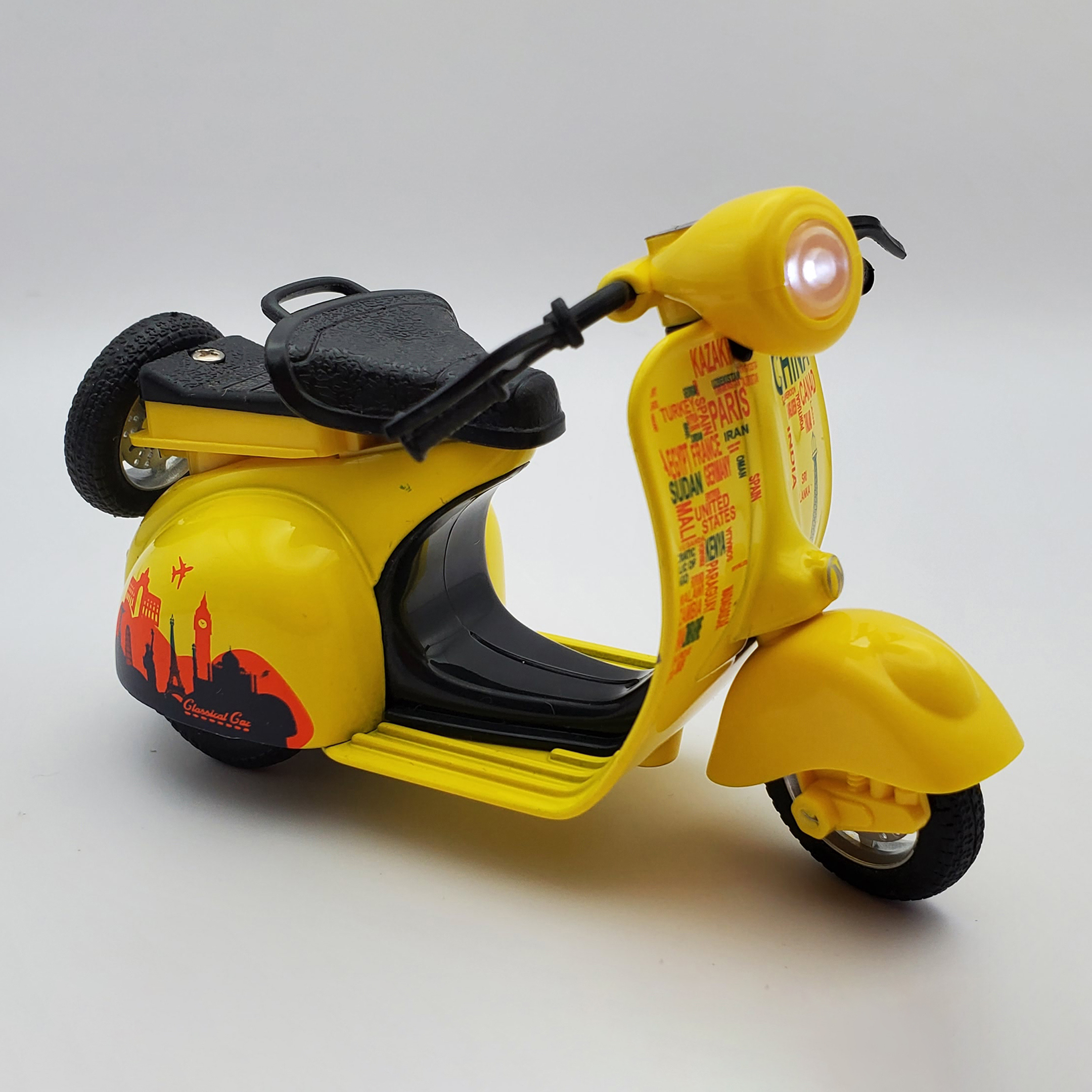 Motoneta Clásica Metal De Fricción Luz Y Sonido