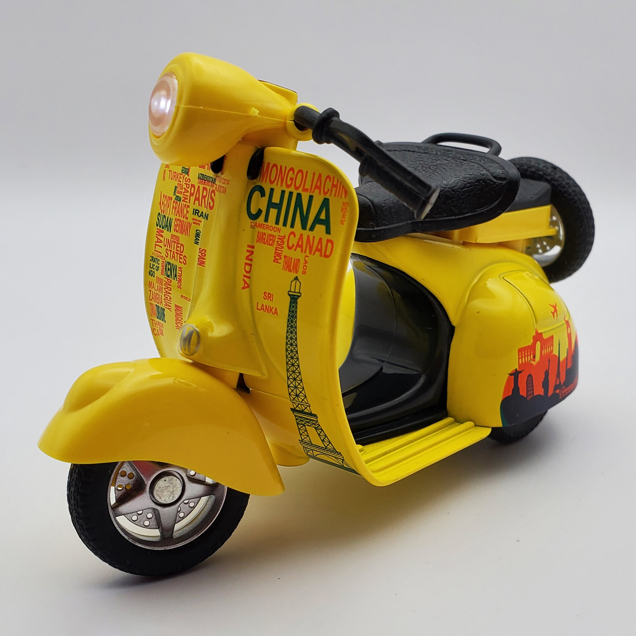 Motoneta Clásica Metal De Fricción Luz Y Sonido