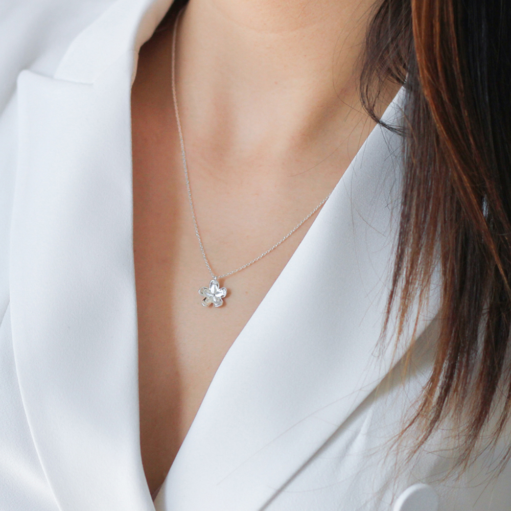 Dije flor de plata .925 y cadena, Colección Floral, Joyería para Mujer de Anante Joyería