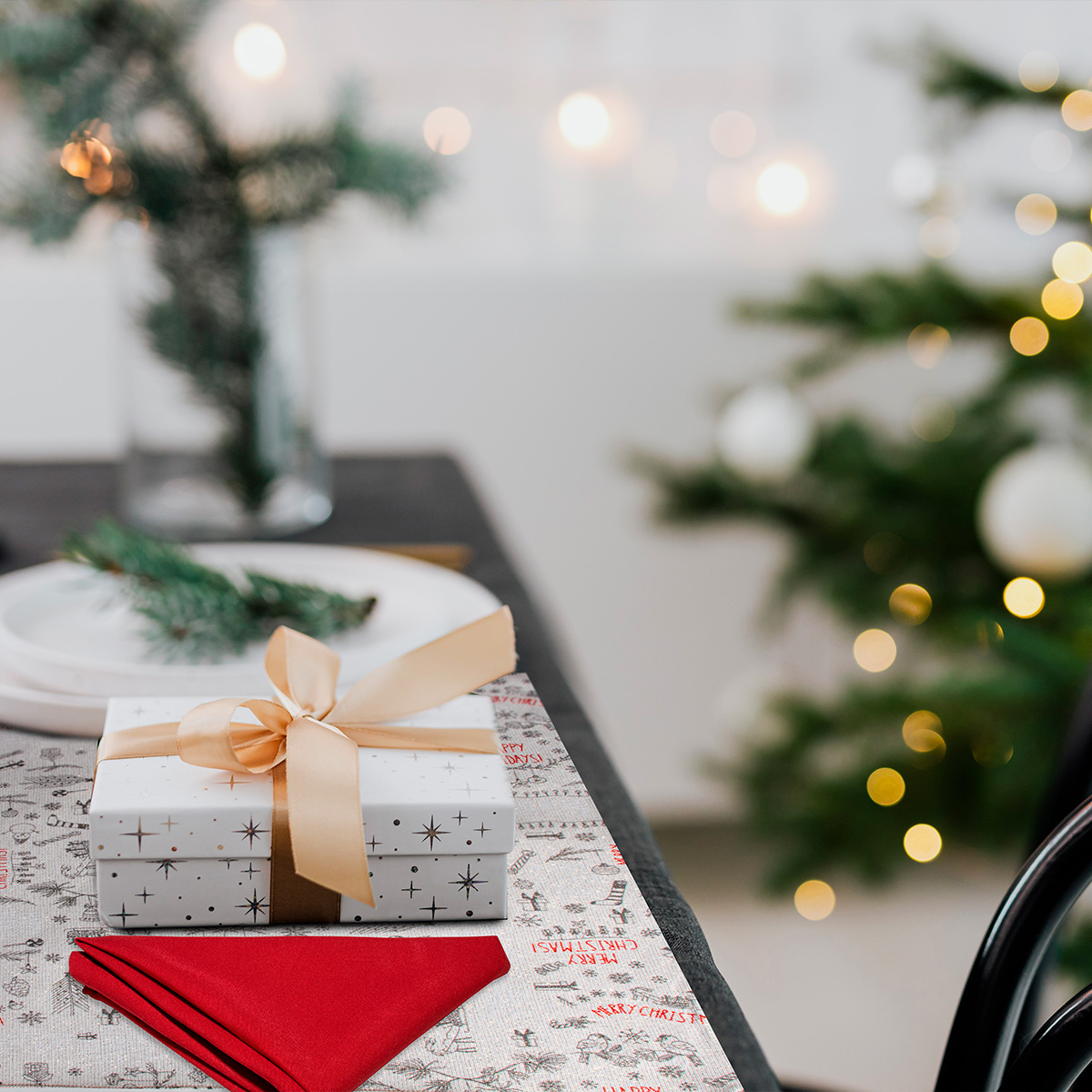 Decoración Navidad, Set Mantel rectangular para mesa, Blanco/plata, Algodón, 270 cm + 6 manteles individuales doble cara + 6 servilletas de tela, Adorno Navideño