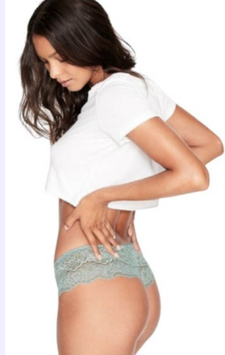 Tanga Encaje Floral, Sin Cobertura Trasera Victoria's Secret