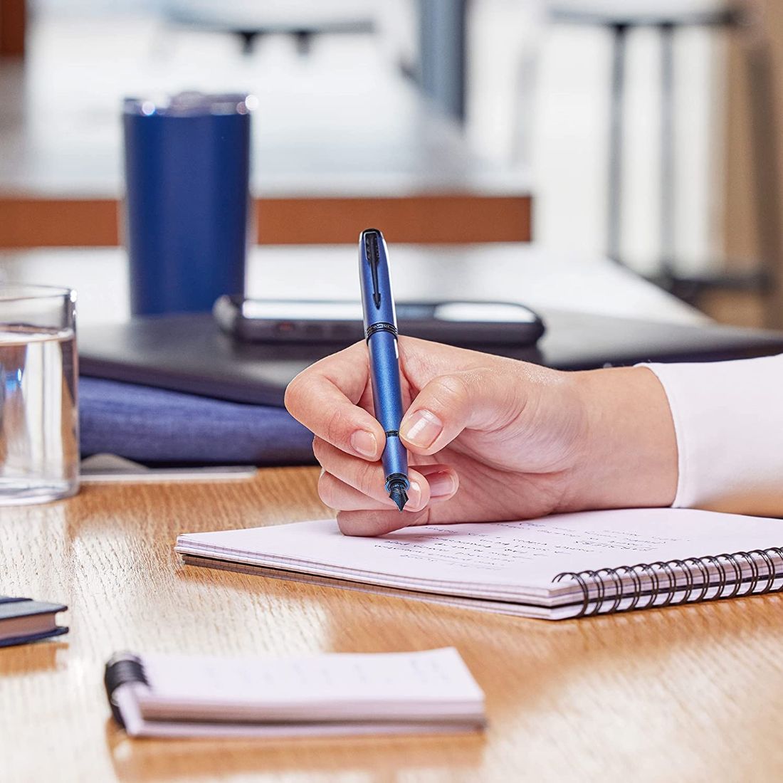 Pluma Estilográfica Parker IM Monocromática, Tinta Azul.