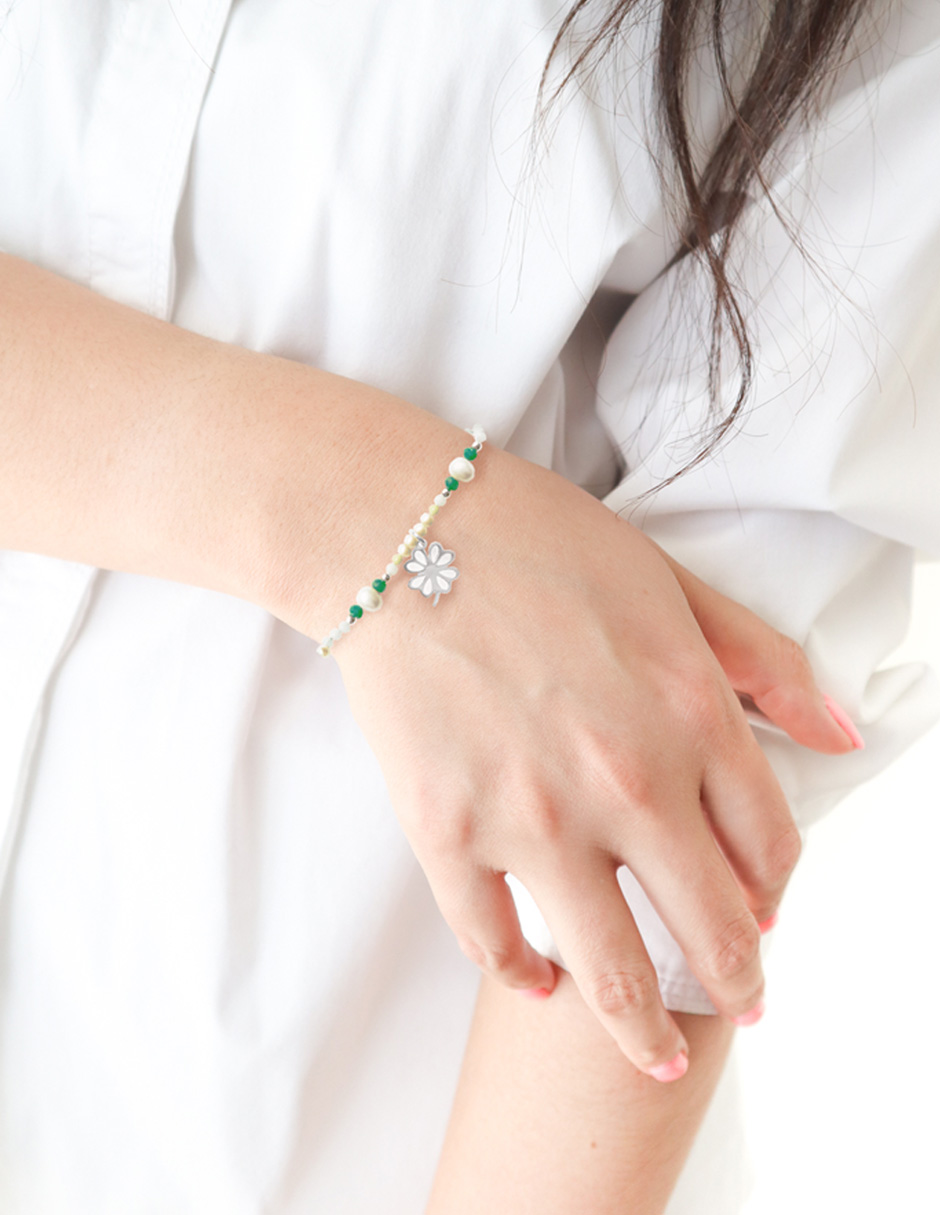 Pulsera de la Suerte Charm Trébol de Plata con Piedras Naturales y Perla Cultivada por Anante Joyería