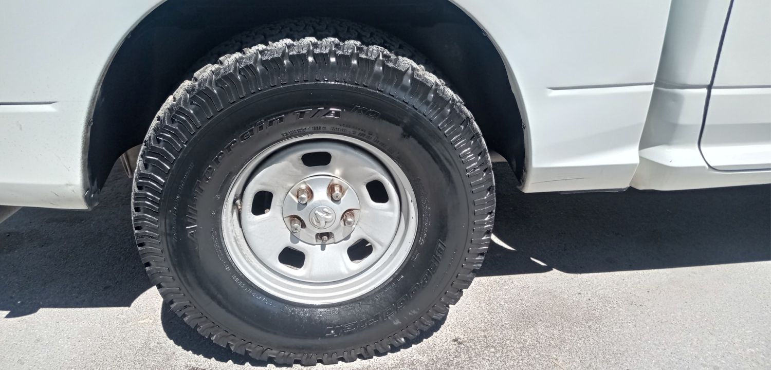 GEL ABRILLANTADOR DE LLANTAS 500 GRS