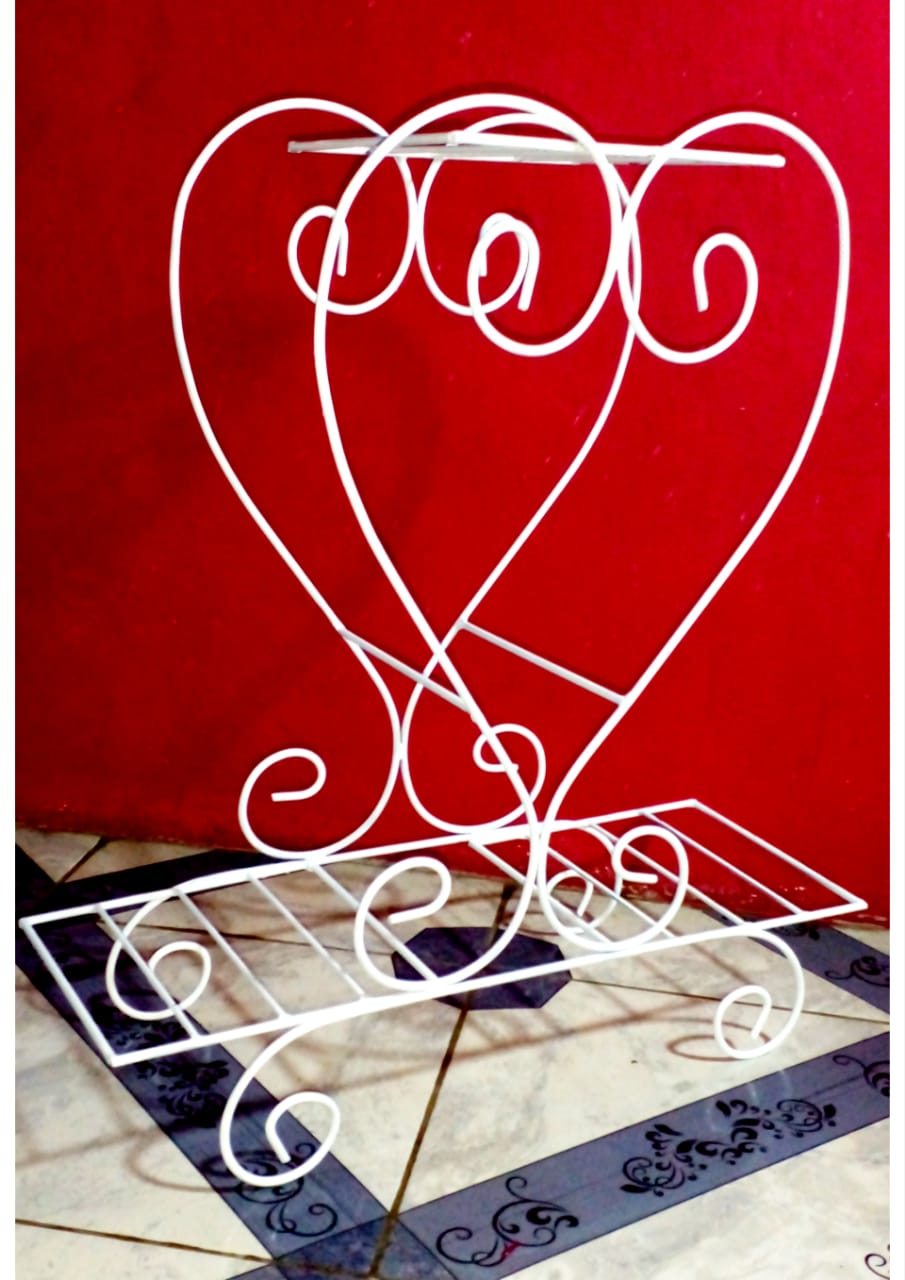 Base Porta Macetas En Forma De Corazón