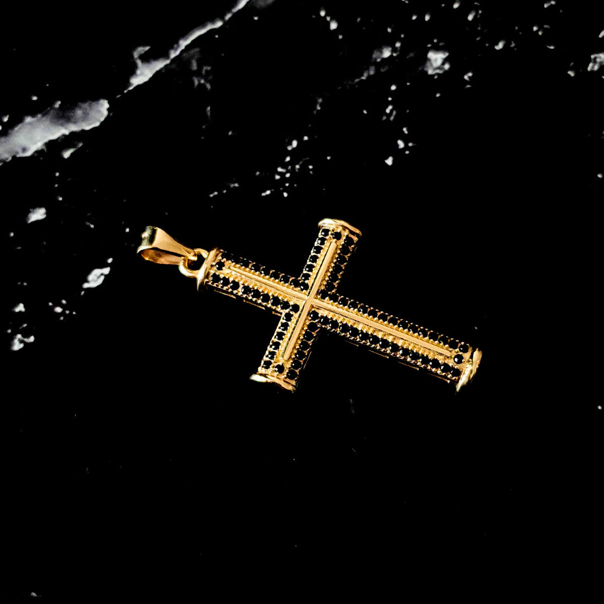 Dije cruz de oro de 10k Hombre con piedra zirconia negra, incluye certificado y caja de regalo, regalo para hombre