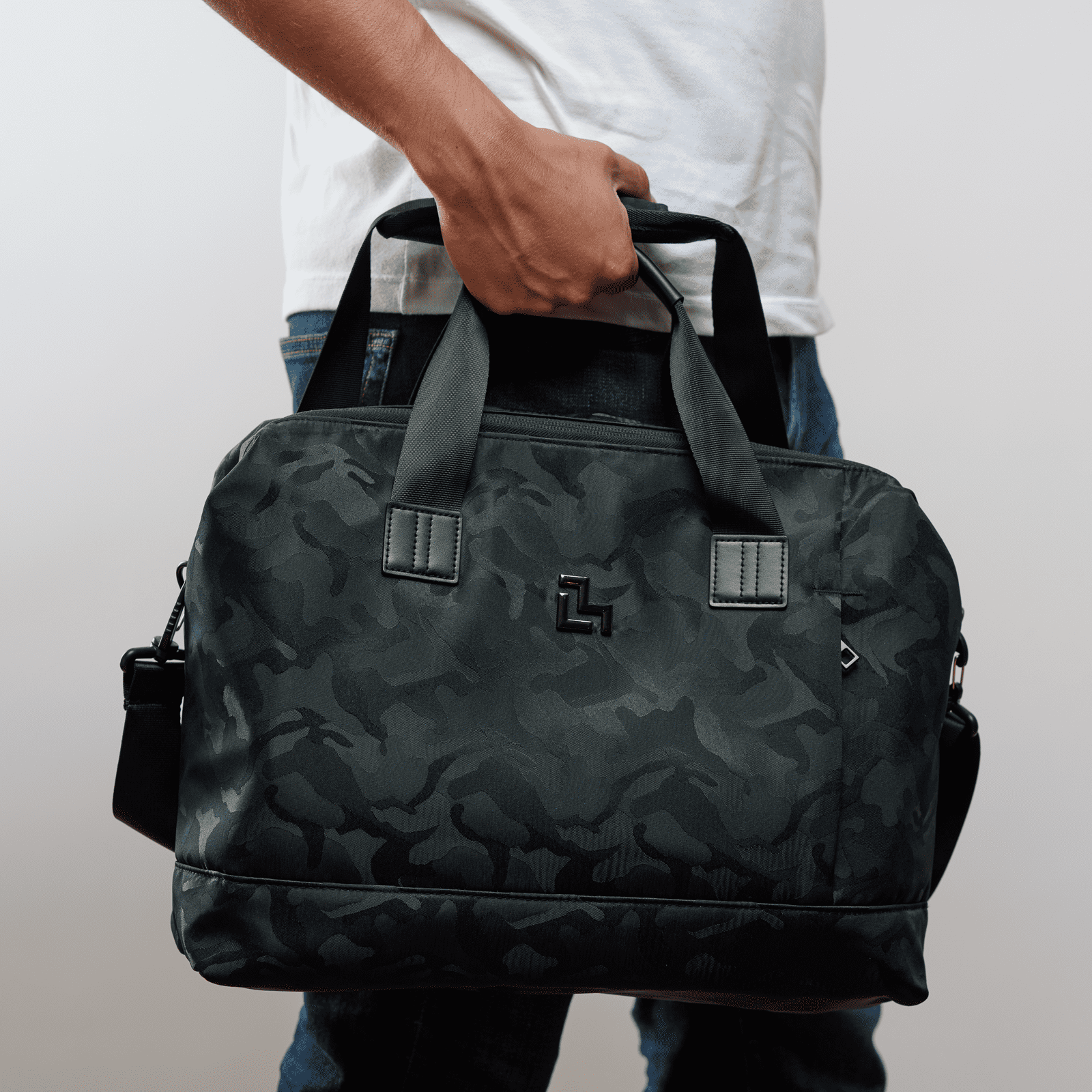 LUCKMAN Portafolio para Hombre tipo Maletín Ejecutivo, ideal como Funda y Mochila para Laptop hasta 15.6 Pulgadas - Modelo Dante Negro Militar