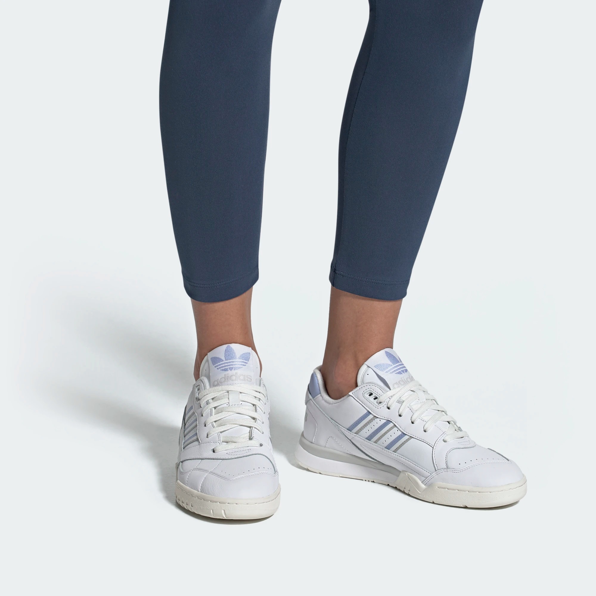 Tenis Trainer Adidas AR Trainer W, blancos