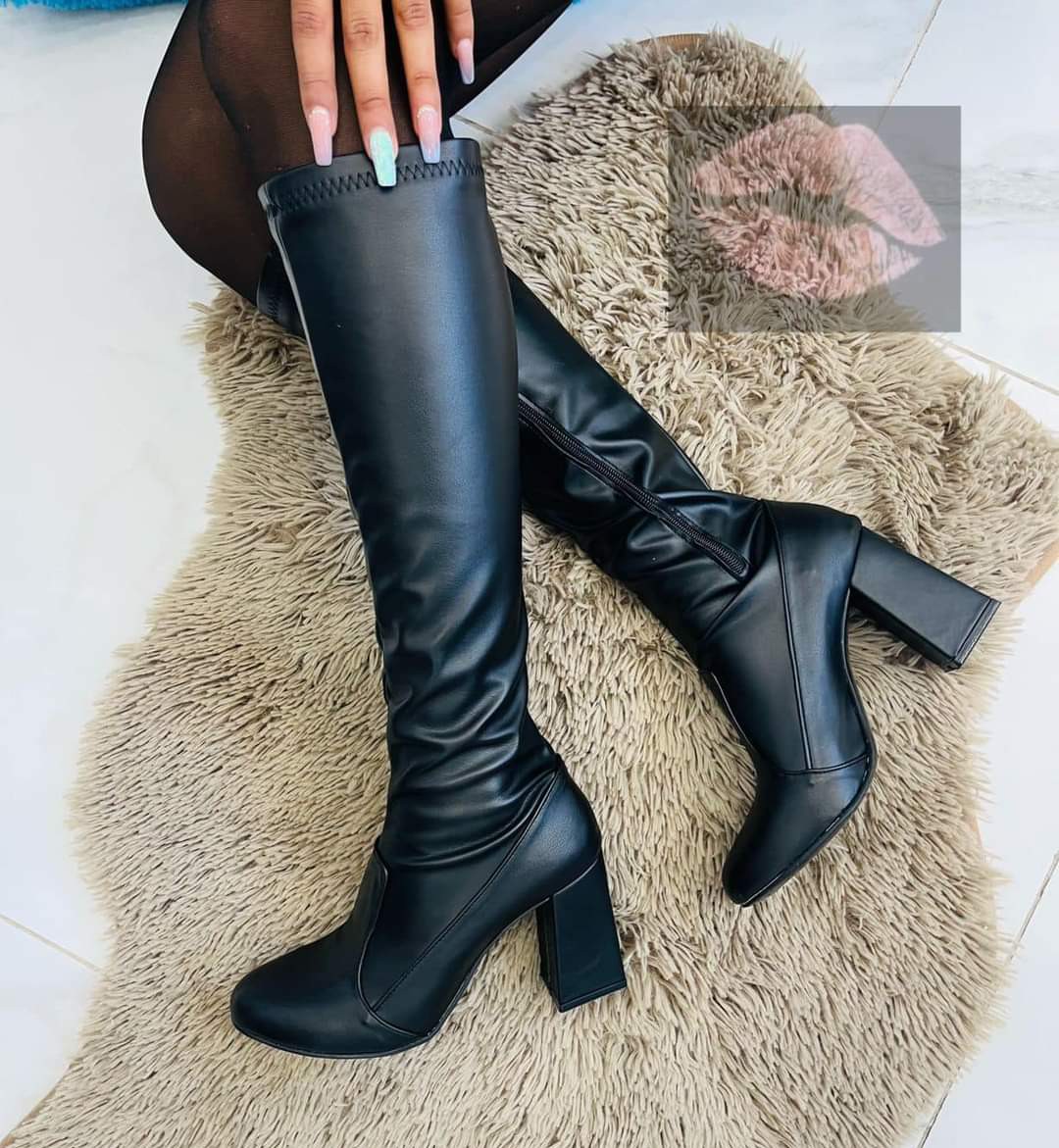 Botas negras de piel new arrivals