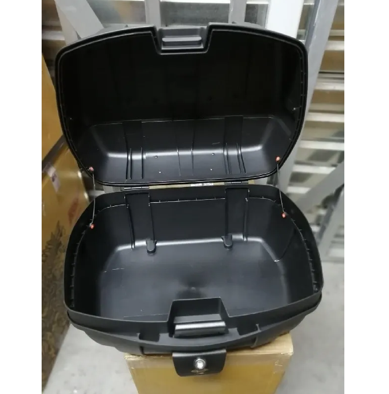 Caja Moto Para 2 Cascos Respaldo Acojinado Baul Maletero Ns