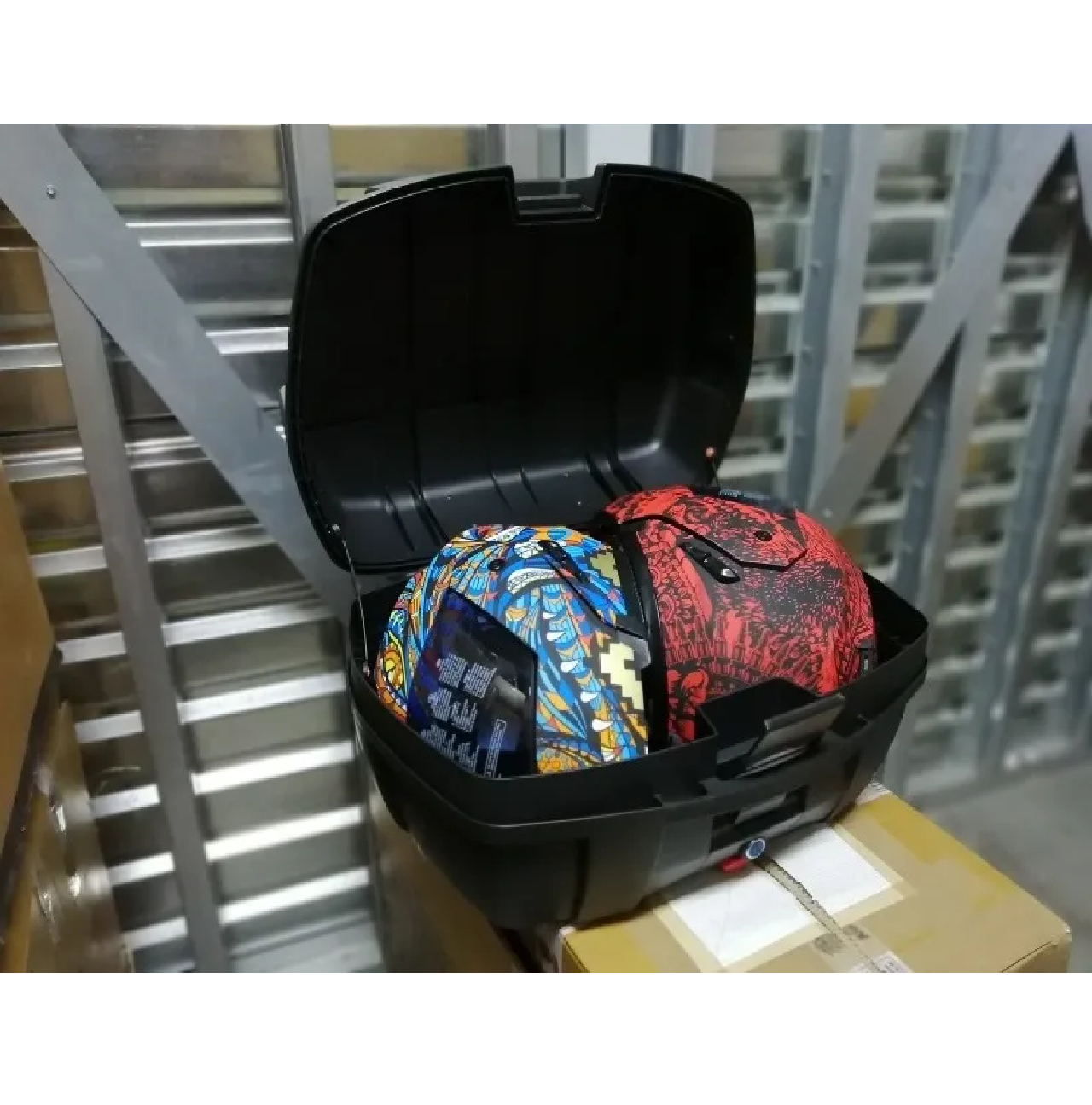 Caja Moto Para 2 Cascos Respaldo Acojinado Baul Maletero Ns