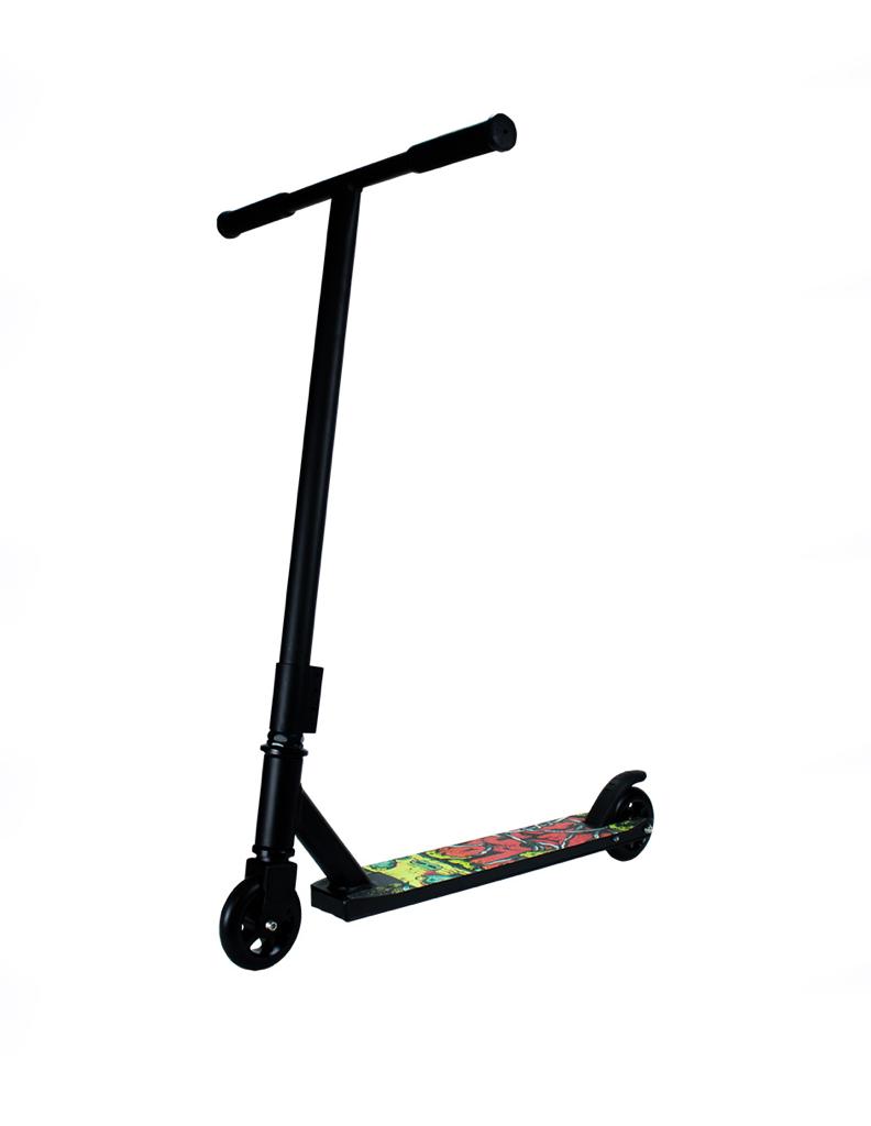 Scooter semiprofesional color negro para trucos en rampa modelo 230
