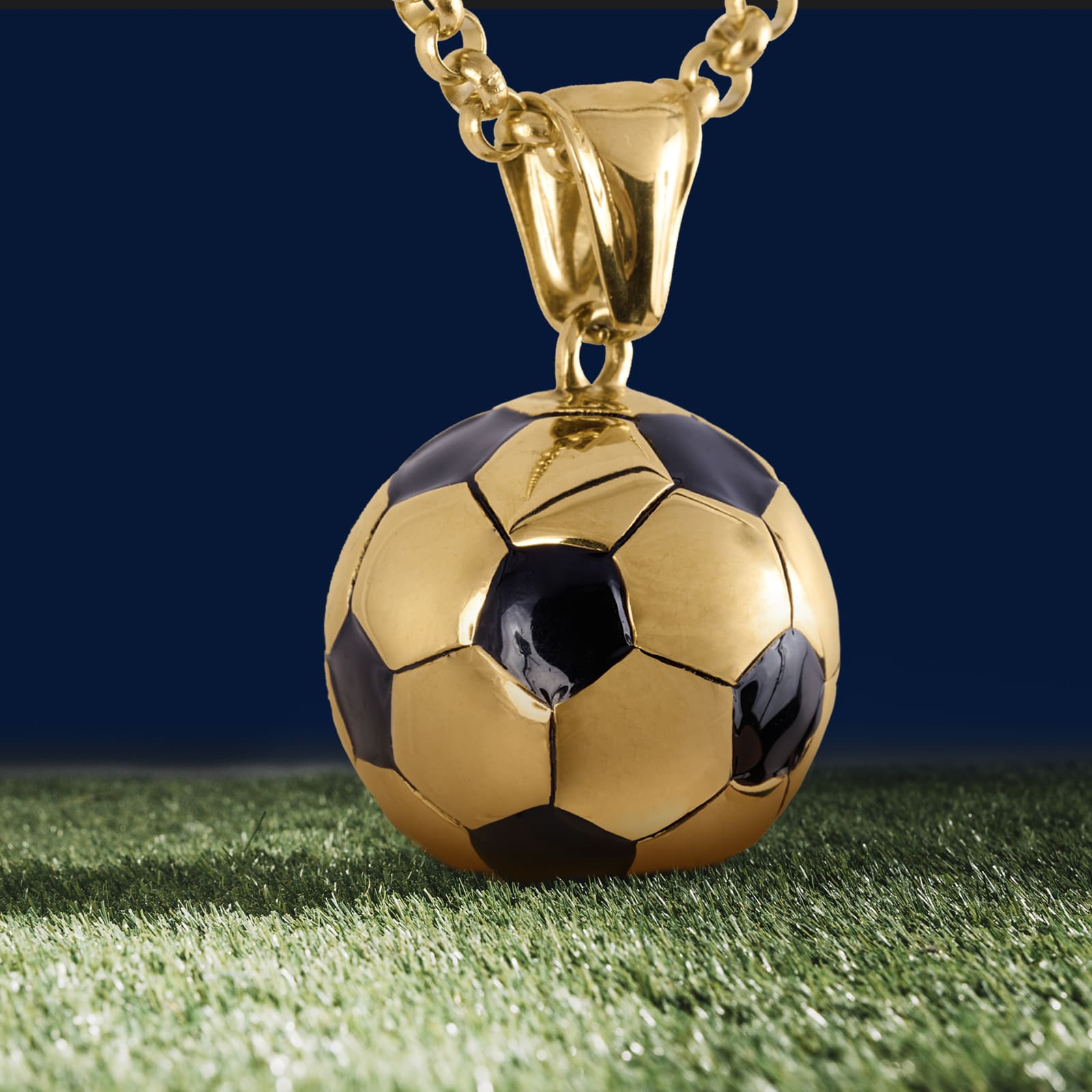 LUCKMAN Collar Hombre de Balón de Fútbol Soccer, Cadena con Dije, Acero Inoxidable Baño de Oro 18k - Modelo Mondo