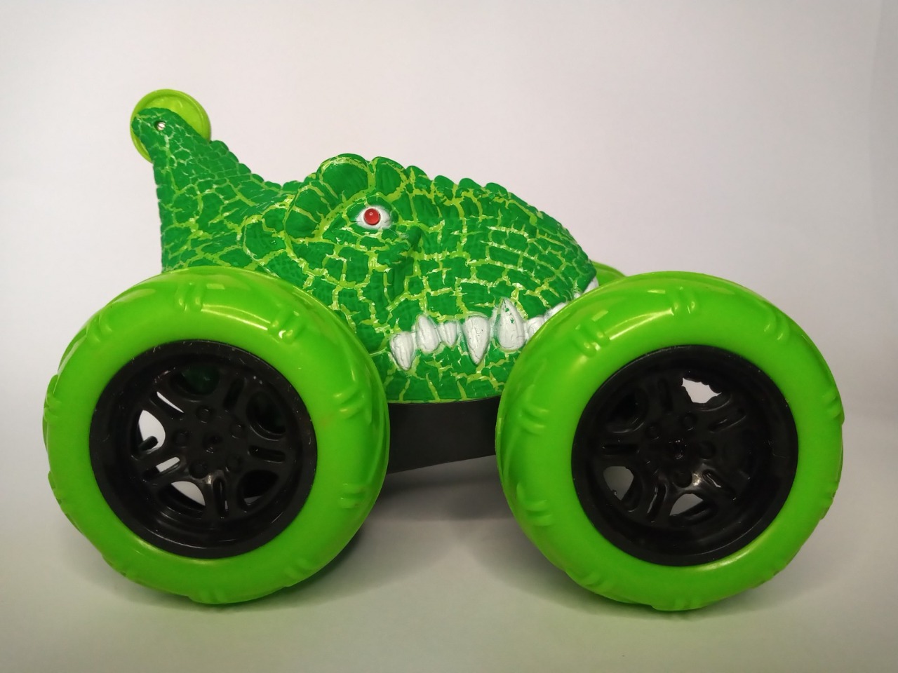 Carro Stun Car Cabeza De Dinosaurio Jurásico Radio Control Verde