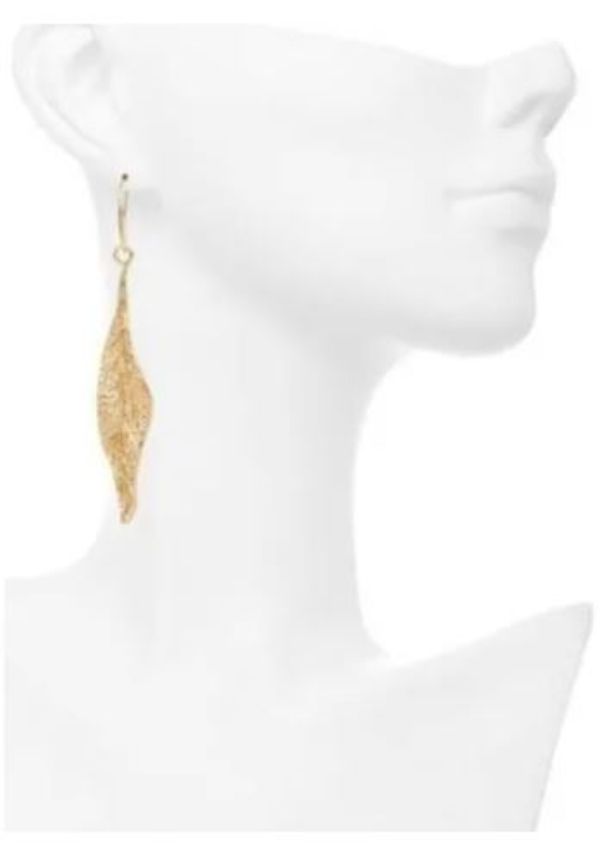 ARETES NICE CON 4 BAÑOS DE ORO DE 18K HOJAS