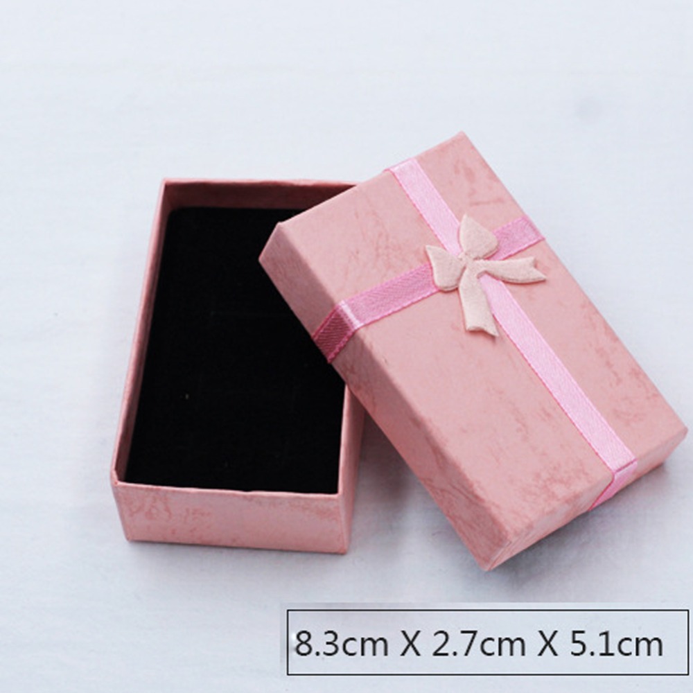 Pulsera De Cerdito Dorado Con Cuerda Roja