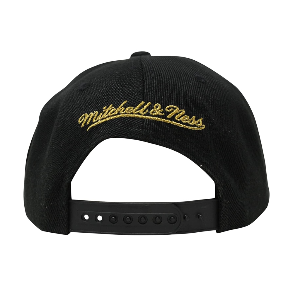 Mitchell and ness store black snapback