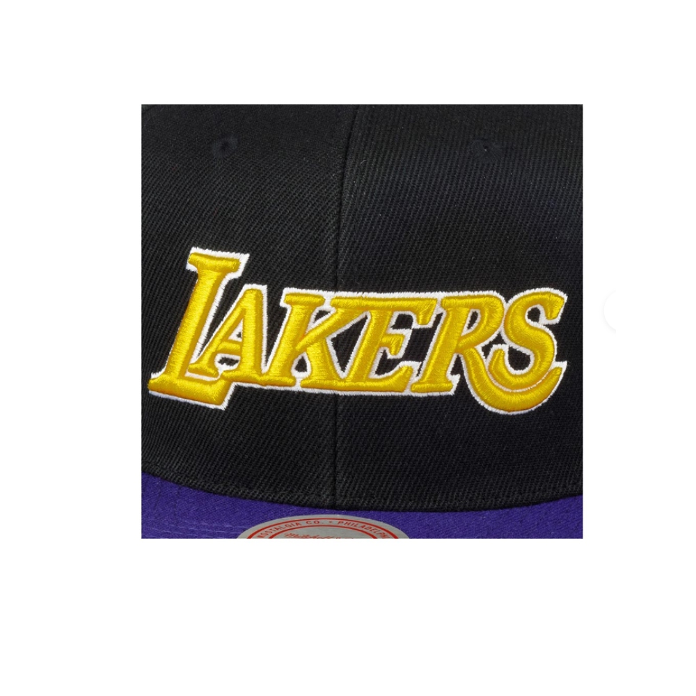 GORRA MITCHELL & NESS SNAPBACK LAKERS NEGRO-MORADO JS19078