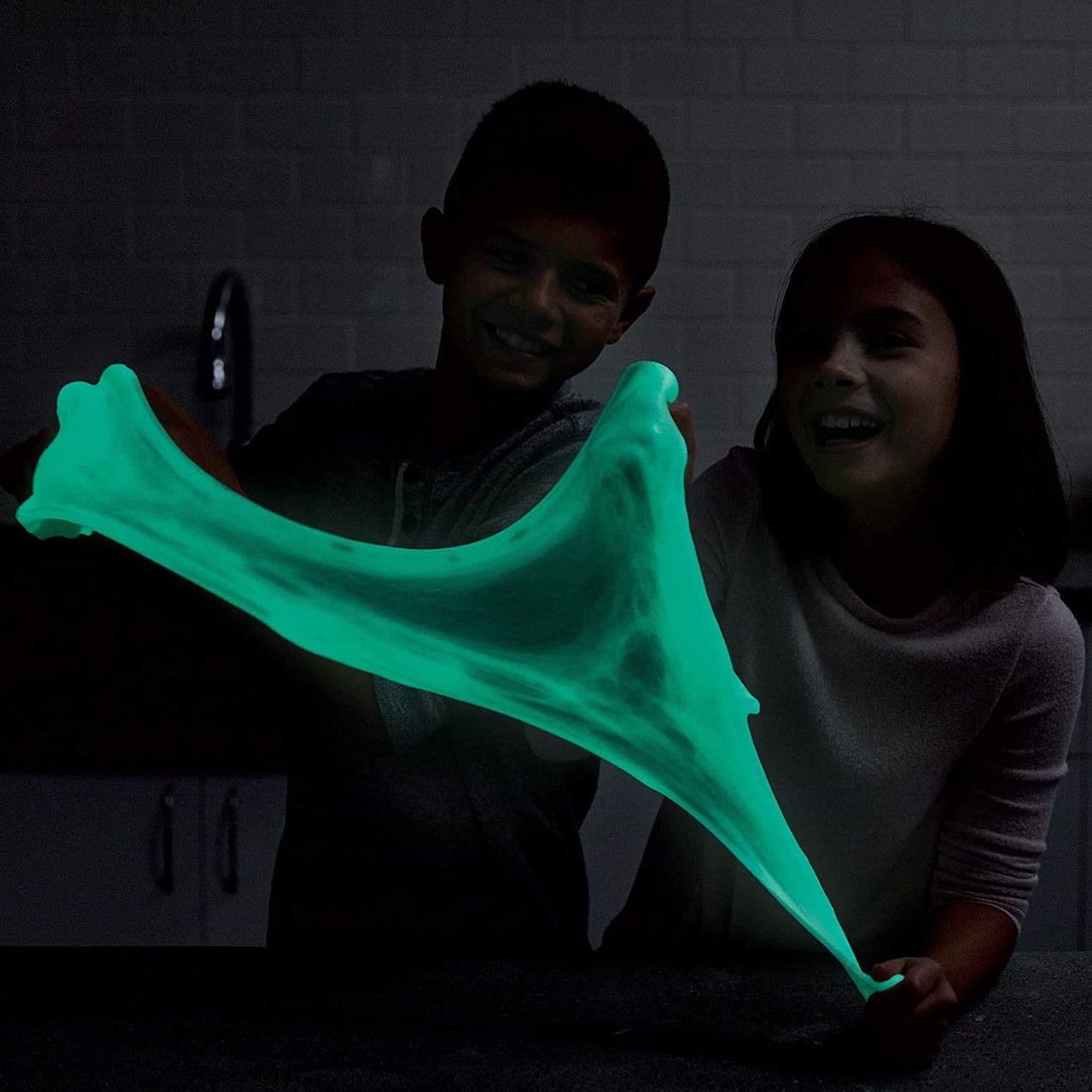 Elmers - Pegamento líquido que brilla en la oscuridad, lavable, natural, 5 onzas, ideal para hacer limo 