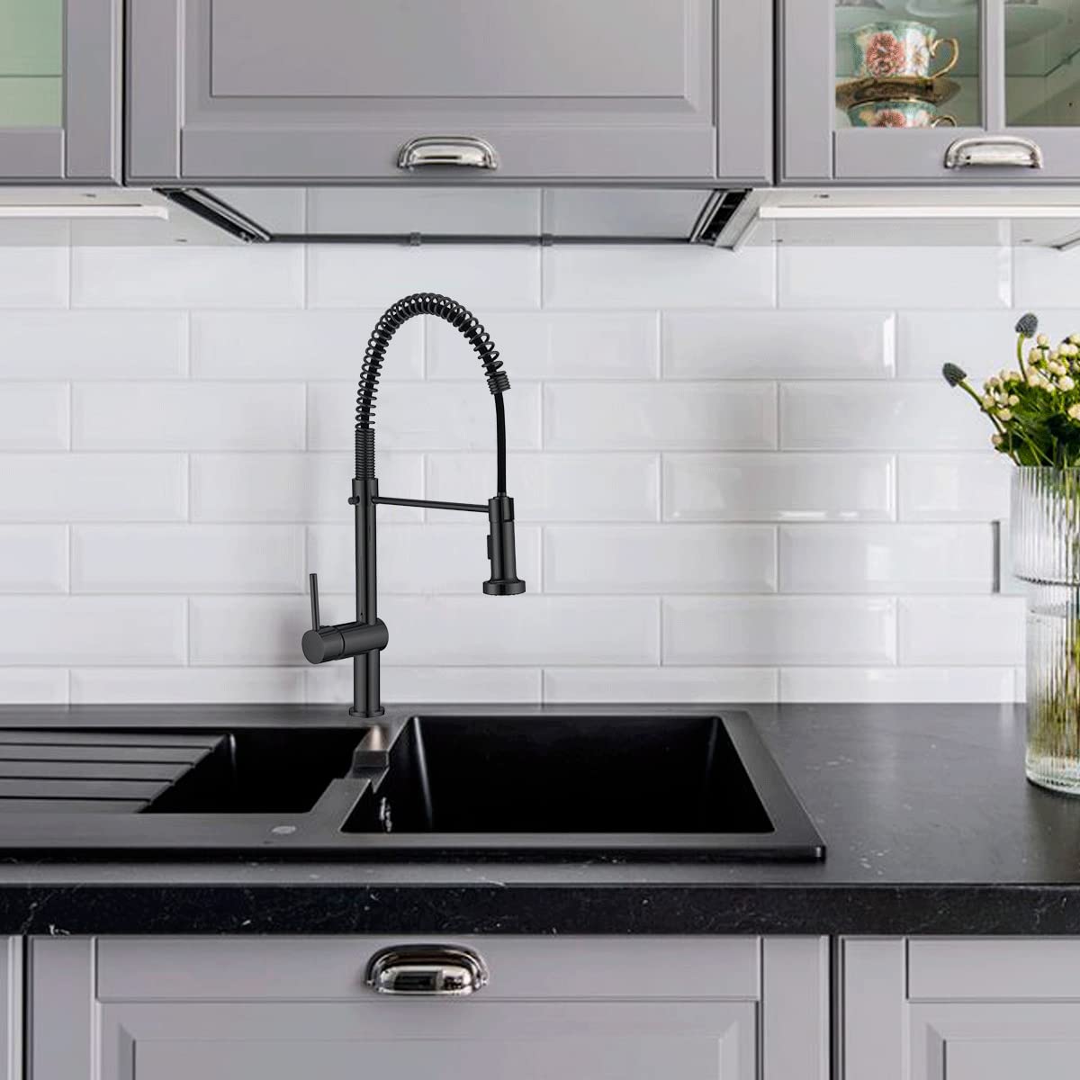 Fregadero De Cocina Contra Canasta Y Mezcladora Monomando