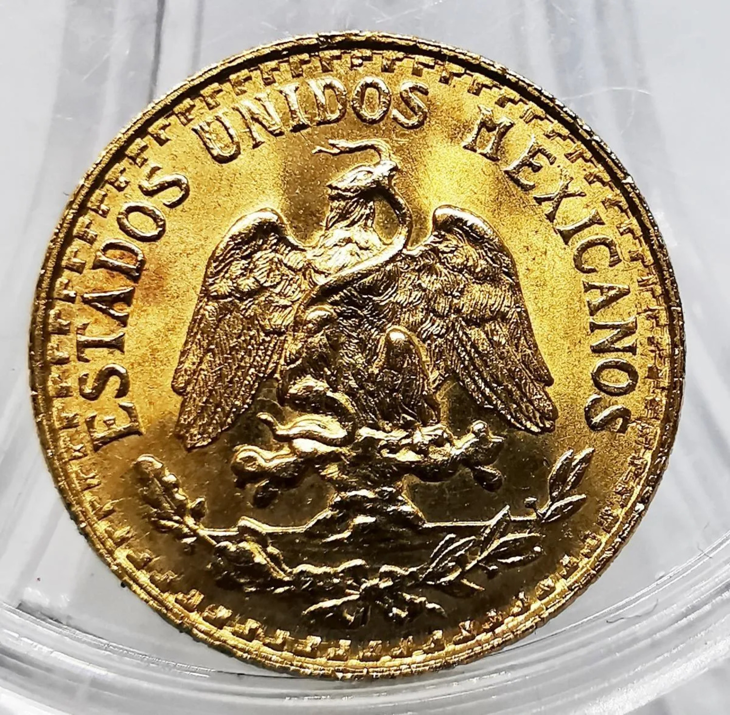 Moneda de oro 2 Pesos oro hidalgo En Su Capsula.