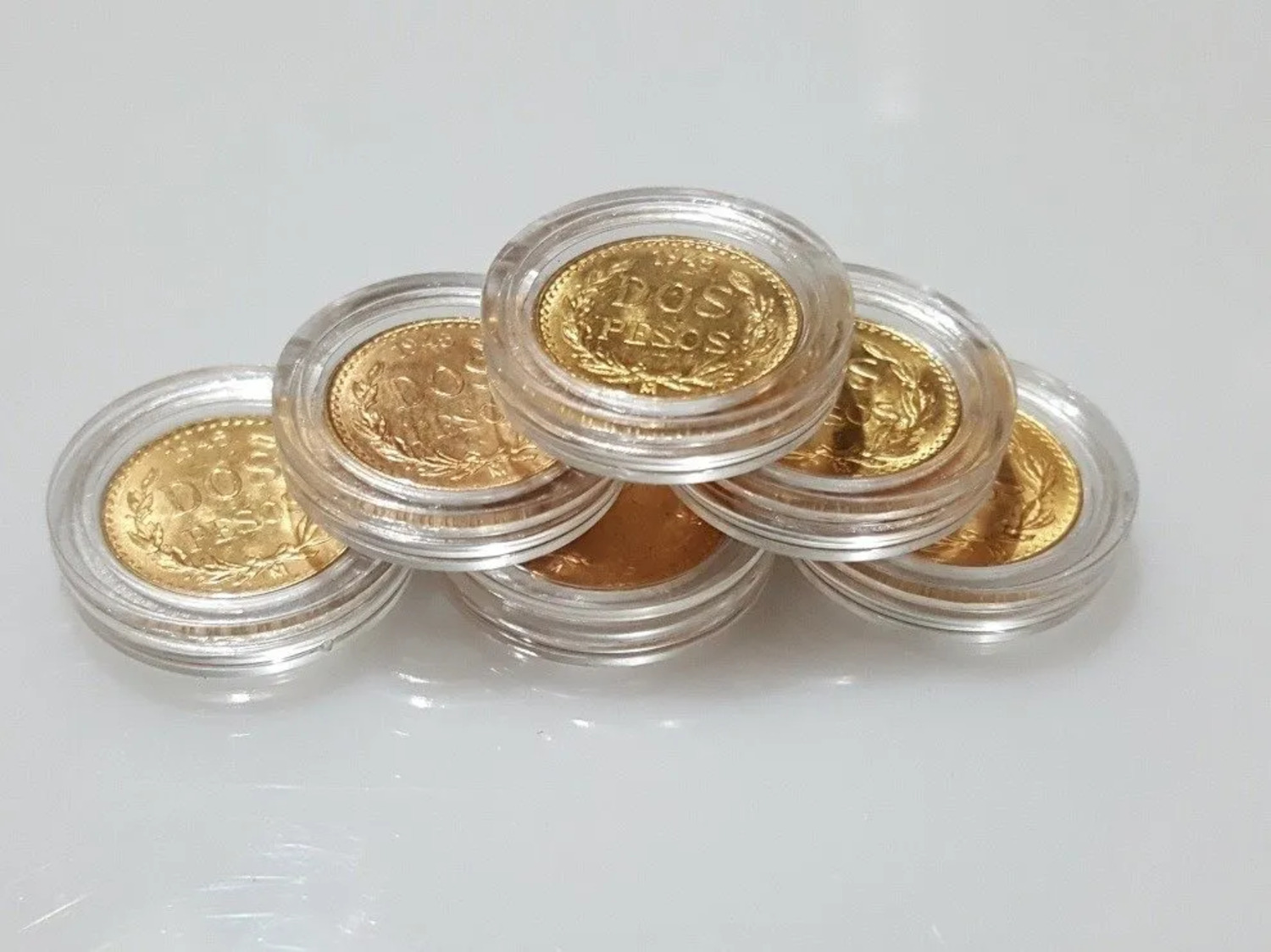 Moneda de oro 2 Pesos oro hidalgo En Su Capsula.